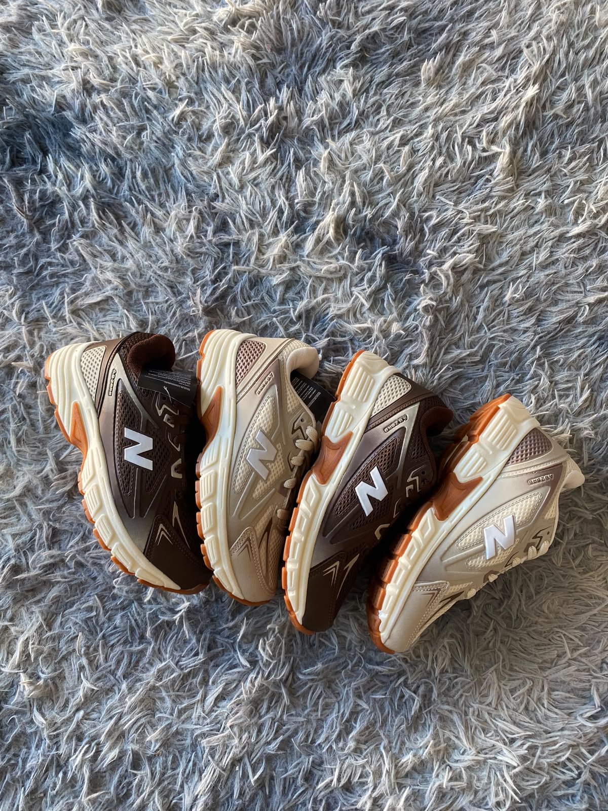 New Balance — Bege & Marrom