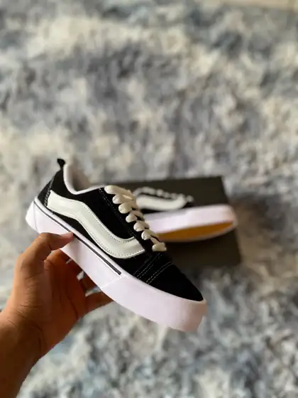 Vans Old Skool — Preto & Branco